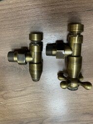 Уценка! SCHLOSSER Комплект клапанов ELEGANT STYLE GZ1/2х1/2 угловой с руч. регулир.,латунь 604800033