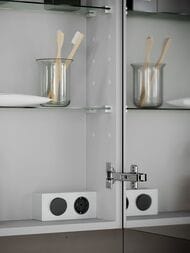 Зеркальный шкаф SANCOS Diva (600х150х800) правый,2полки стекло,подсвет,сенсор включатель,белый DI600