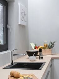 Смеситель Hansgrohe Focus M42 для кухни 120 мм поворотный излив установка перед окном 71807000 — миниатюра 2