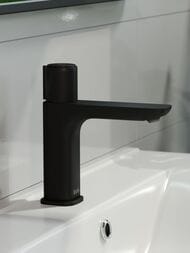 Смеситель Iddis SLIDE Push Control с кнопочным управлением, черный SLIBLBTi01