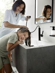 Смеситель Hansgrohe Finoris 76063670 для раковины, с выдвижным изливом, матовый черный — изображение 3