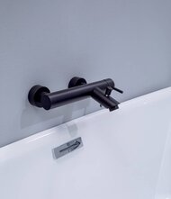 Смеситель для ванны Paffoni Light LIG022NO короткий излив, черный матовый