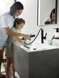 Смеситель Hansgrohe Finoris 76063670 для раковины, с выдвижным изливом, матовый черный — изображение 8