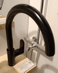Уценка! Смеситель для кухни Hansgrohe Vernis Blend 71870670 однорычажный, поворотный излив, черный
