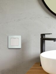 Розетка LEGRAND INSPIRIA с заземлением со шторками с крышкой 16 А  IP44 белый 673740