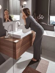 Смеситель Hansgrohe Vivenis 75032700 для раковины, поворотный излив 210, матовый белый — изображение 2