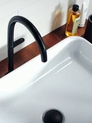 Смеситель Axor One 48030670 для раковины Select 260, со сливом push-open, матовый черный
