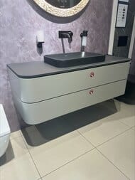 Уценка! Тумба с раковиной Duravit Happy D.2 Plus 1300х408х550 2 ящ., подсветка, цвет: серый матовый