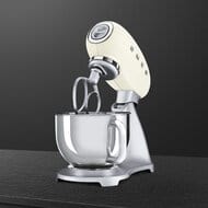 ����������� ������ SMEG SMF02CREU, ����� ���� 4,8�., ���� ��������