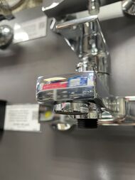Уценка! Смеситель для ванны/душа Hansgrohe Vernis Shape 71450000 настенный, однозахватный, хром - уценка. — миниатюра 2