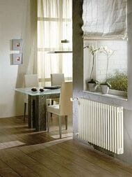 Радиатор Zehnder Charleston 3180 трехтрубчатый 8 секций, боковое подключение 1/2", белый