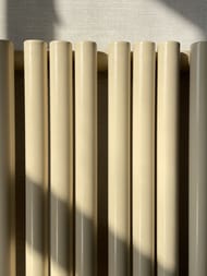 Радиатор стальной Empatiko Takt S1 однотруб 536х952х32 24 сек боковое подкл, 1482 Вт, Warm Beige