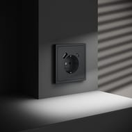 Розетка встраиваемая VOLTUM S70 с заземлением, шторками, крышкой, USB A+С, 16А, графит VLS040507