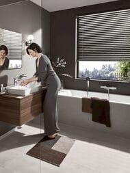 Смеситель Hansgrohe Vivenis 75020000 для раковины, однорычажный, излив 110, сливной гарнитур, хром — изображение 3