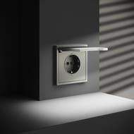 Розетка с защитными шторками и крышкой Voltum S70 VLS040305, серебро