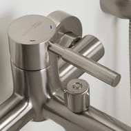 Смеситель для ванны/душа WasserKRAFT Wern 4201 настенный, короткий излив, душ. гарнитур, цвет:никель