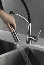 Смеситель для кухни BelBagno BB-LAM36-IN гибкий излив с переключателем аэратор/душевая струя,сатин