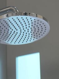 ������� ������� Hansgrohe Crometta S 240 Showerpipe � ����������� �/����, ������� � ���.��� 27267000