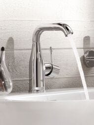 Смеситель Grohe Essence 23463001 для умывальника, однозахватный, M-Size, поворотный U-излив — изображение 4