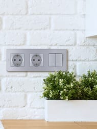 Выключатель LEGRAND INSPIRIA  2-клавишный с подсветкой 10 AX 250 В алюминий 673632