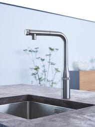 Смеситель Grohe Essence SmartControl 31615000 для кухни, управление кнопкой, выдвижной излив, хром — изображение 6