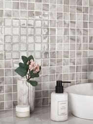 Мозаика стеклянная Vidrepur Nature Pearl River   5600 25х25 (317х317) на сетке, светло-серая (шт.) — изображение 2