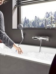 Смеситель Hansgrohe Vivenis 75420700 для ванны, настенный, матовый белый — изображение 2