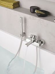 Смеситель Grohe Lineare New 33850001 для ванны однорычажный, с душем, хром