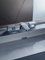 Смеситель Axor Urquiola 11040 для умывальника двухзахватный на 3 отверстия, панель, излив 141 мм