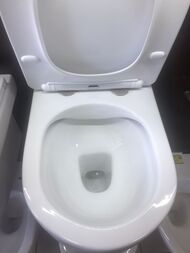Уценка! Унитаз подвесной Ceramicanova Play 370х490х340 безободковый, сиденье микролифт, белый CN3001
