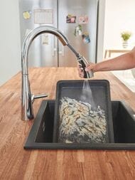 Смеситель Grohe Zedra 32294002 для кухни, выдвижной поворотный излив, хром
