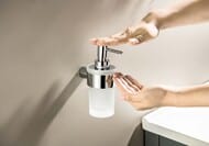 Дозатор для жидкого мыла Aquatek Лира AQ4405CR подвесной, стекло матовое, латунь, цвет: хром