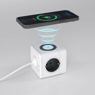 Розеточный блок 3-местный + 3 USB + беспроводная зарядка Werkel W6513501, белый