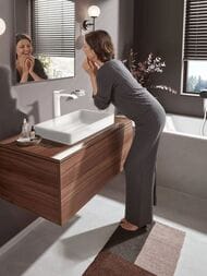 Смеситель Hansgrohe Vivenis 75040700 для раковины, однорычажный, излив 250, слив.гарнитур, мат.белый — изображение 2