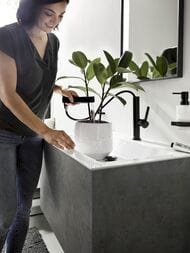 Смеситель Hansgrohe Finoris 76063700 для раковины, с выдвижным изливом, матовый белый — изображение 6