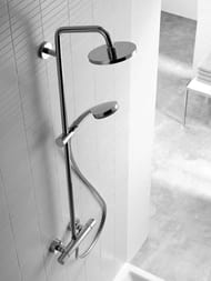 Душевая система Hansgrohe Croma 220 Showerpipe 27223000 термостат, верхний/ручной душ, цвет: хром — изображение 2