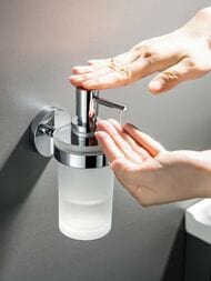 Дозатор для жидкого мыла Aquatek Европа AQ4105CR подвесной, стекло матовое, латунь, цвет: хром