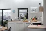 Смеситель Hansgrohe Focus M42 для кухни 180 мм вытяжной поворотный излив сталь 71801800