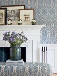 Обои виниловые на бумаге Thibaut Chestnut Hill wp (0,69х8,22) синие T72571 (рулон)