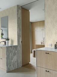 Обои флизелиновые Hygge III Dacha Hg24 002/1 (1,00х10,05) узор, бежевые (рул.)