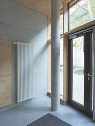 Радиатор Zehnder Charleston 2050 двухтрубчатый 14 секций, нижнее подключение 1/2", белый
