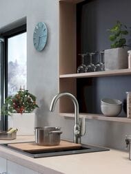 Смеситель Hansgrohe Focus M42 для кухни 220 мм поворотный излив сталь 71802800 — миниатюра 2