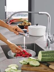 Смеситель Grohe Essence 30270000 для кухни, однорычажный, гибкая подводка 3/8