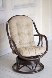 Кресло (750х850х1000) крутящееся, светлая подушка, ротанг, орех матовый 05/01