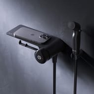Смеситель AM.PM X-Joy TouchReel F0H85A822 с гигиеническим душем, полкой, бумагодержателем, черный — изображение 2