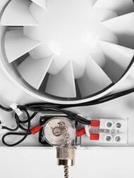 Вентилятор Royal Thermo Sunrise RAFR 100 Р, 158х158х95, 100 м3/час, 32 дБ, 10Вт, тяг.выкл, белый