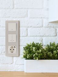 Рамка LEGRAND INSPIRIA 3 поста шампань 673958
