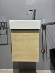Уценка! Комплект мебели Duravit: тумба с раковиной подвесная, смеситель для раковины D-Neo
