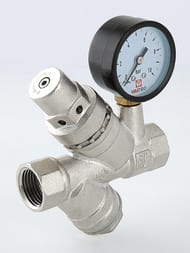 �������� �������� VALTEC 1/2" � �������� � ����������. VT.082.N.04