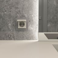 Розетка с/з с защитной крышкой и шторками Werkel W1271204, дымчатый
